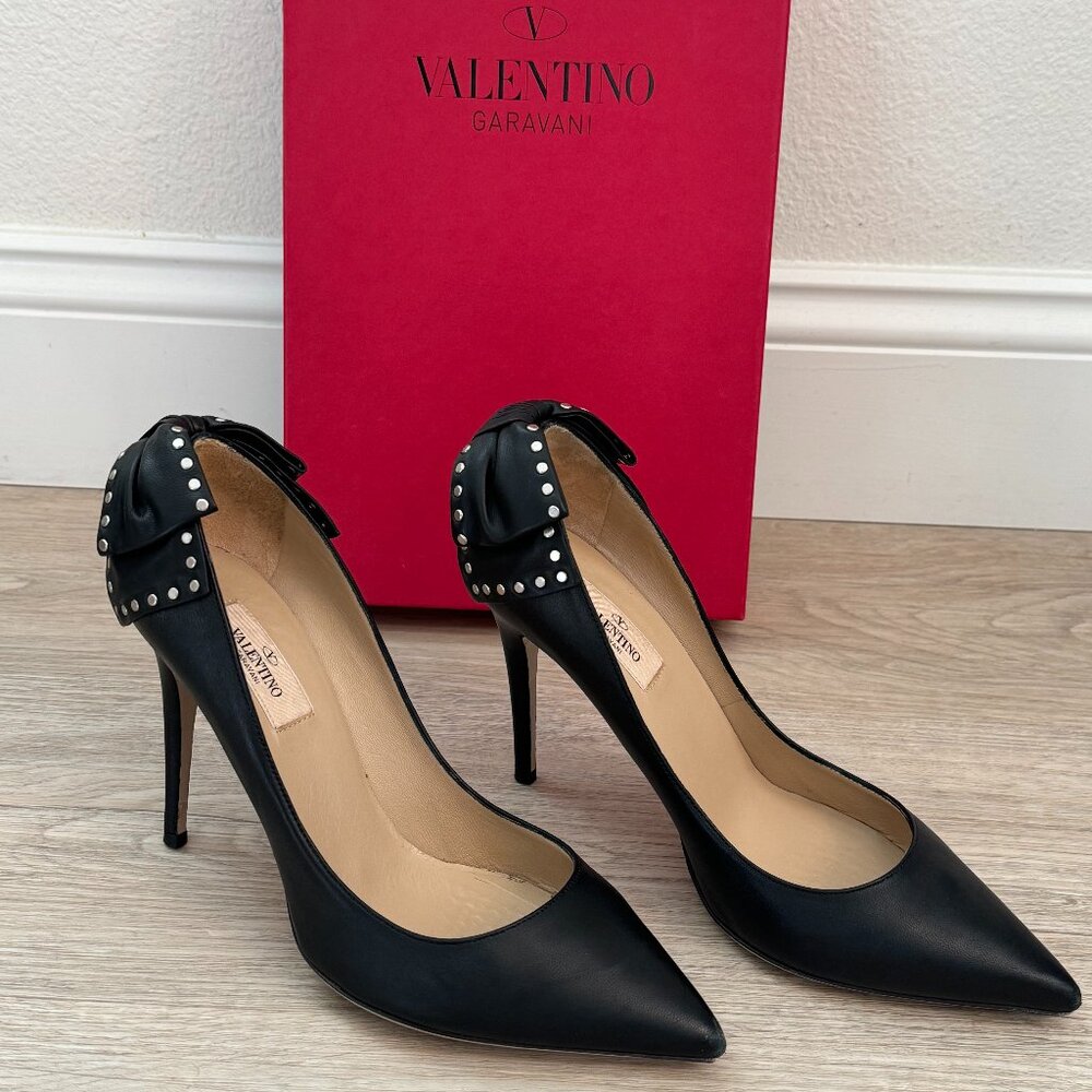 VALENTINO Black Leather Signature Studded Bow on Heel Pumps - EU 39